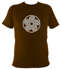 Swirling Celtic Five Spiral T-shirt - T-shirt - Dark Chocolate - Mudchutney
