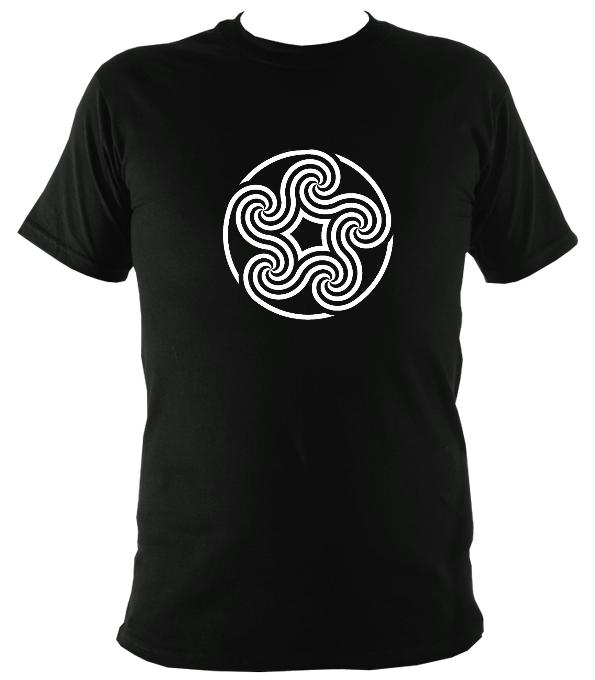 Swirling Celtic Five Spiral T-shirt - T-shirt - Black - Mudchutney