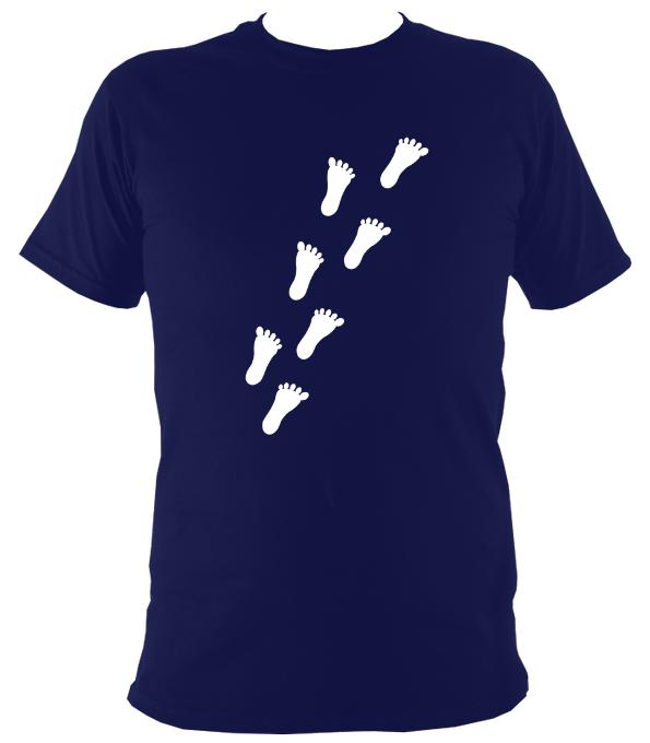 Footprints T-shirt - T-shirt - Navy - Mudchutney
