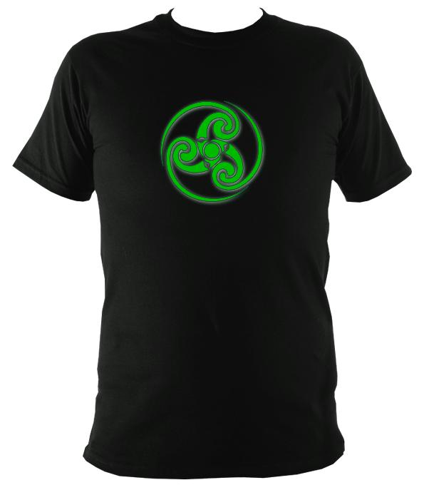 Green Swirly Style Celtic Tribal Spiral T-Shirt - T-shirt - Black - Mudchutney