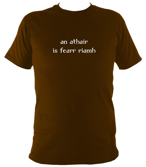 Irish Gaelic Best Dad Ever T-shirt - T-shirt - Dark Chocolate - Mudchutney